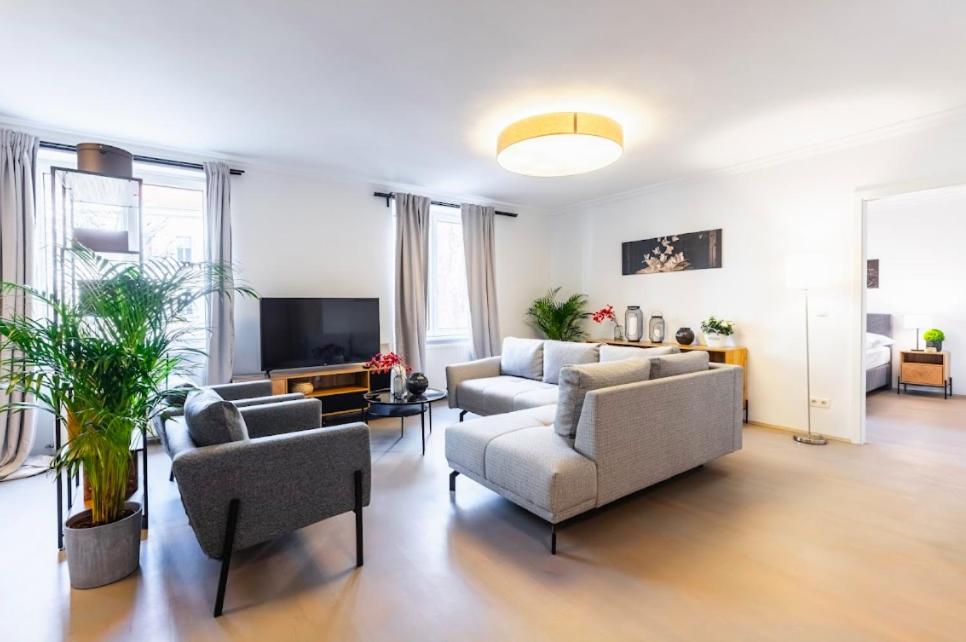 Experience Central Vienna From A Stylish And Modern Apartment Eksteriør bilde
