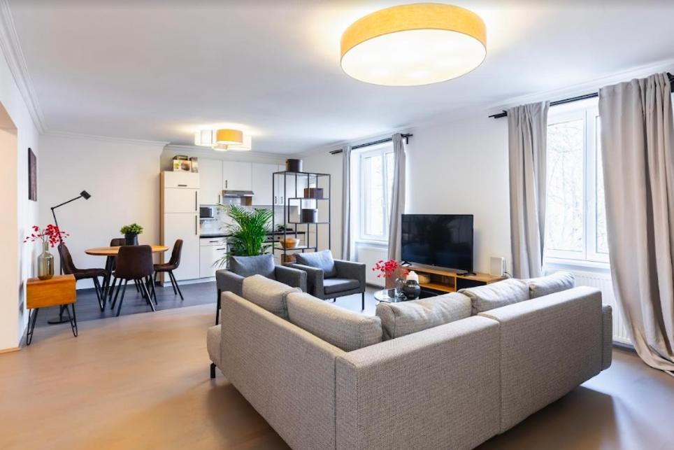 Experience Central Vienna From A Stylish And Modern Apartment Eksteriør bilde